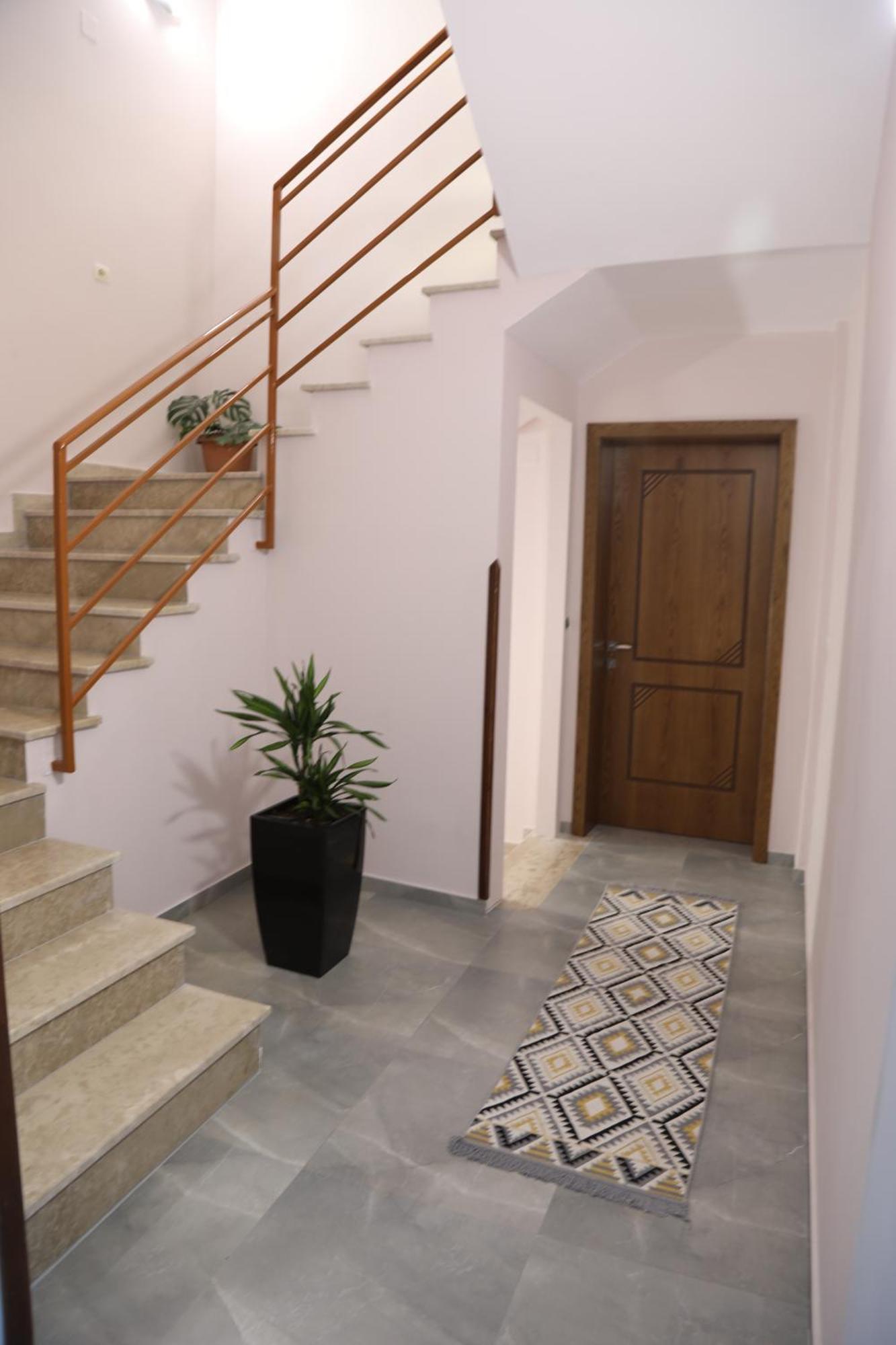 --Hotel Deal-- Rooms With Castle View Krujë Esterno foto
