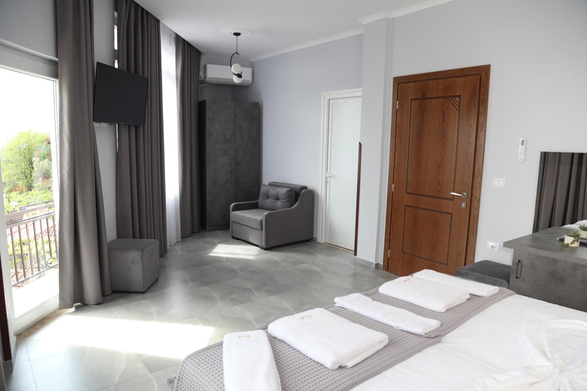 --Hotel Deal-- Rooms With Castle View Krujë Esterno foto