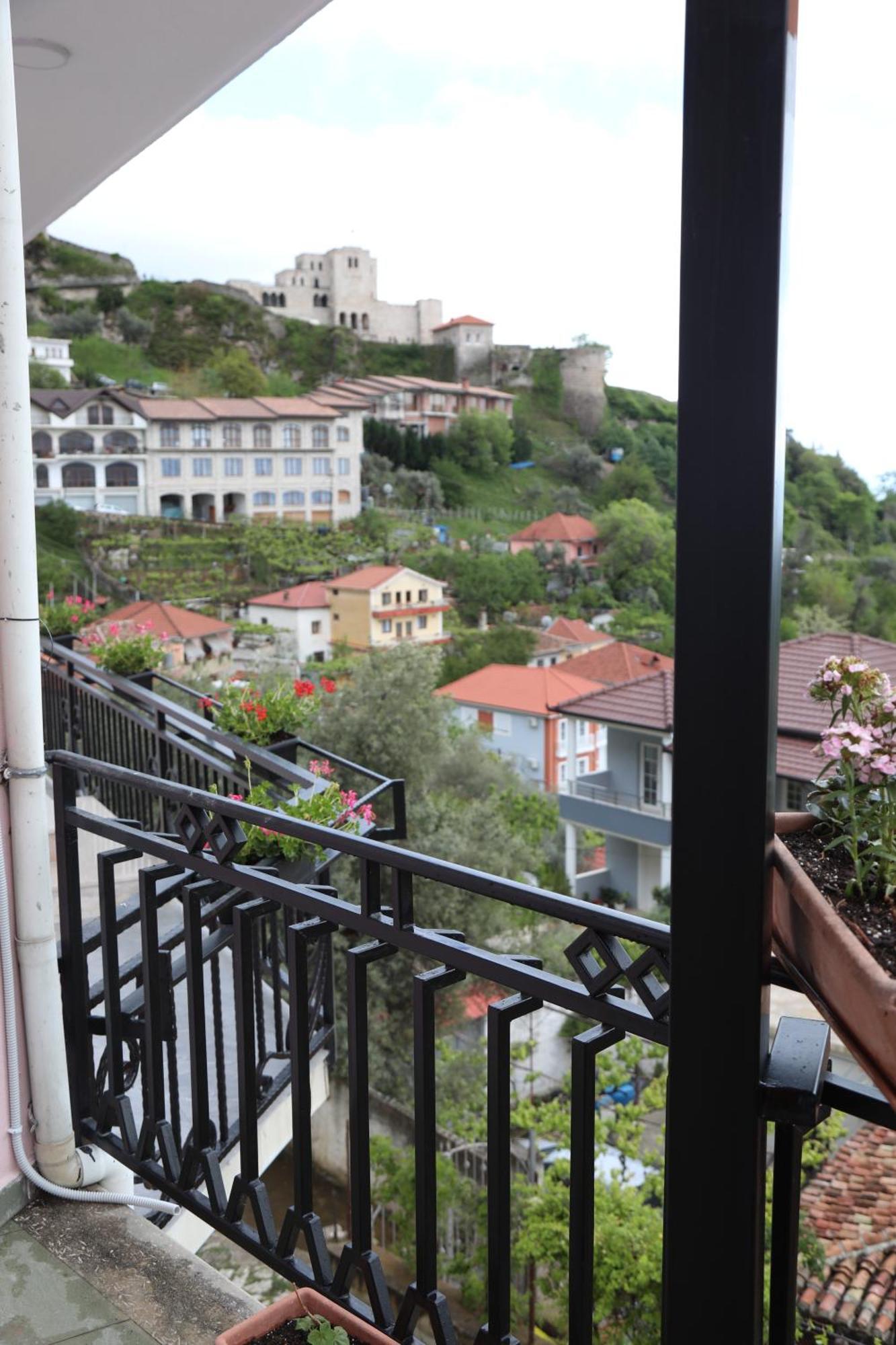 --Hotel Deal-- Rooms With Castle View Krujë Esterno foto