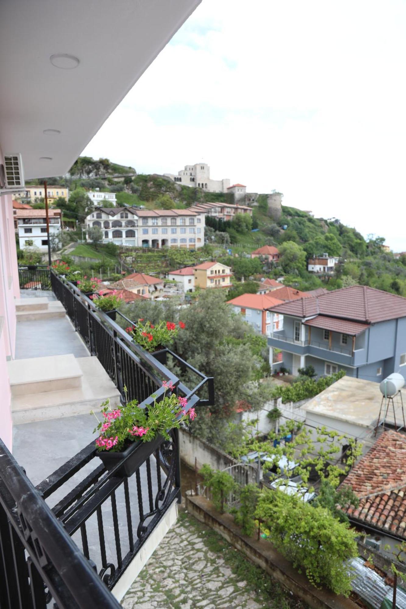 --Hotel Deal-- Rooms With Castle View Krujë Esterno foto