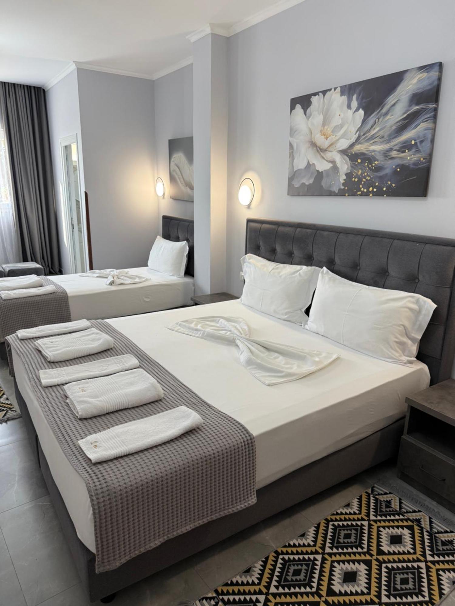 --Hotel Deal-- Rooms With Castle View Krujë Esterno foto