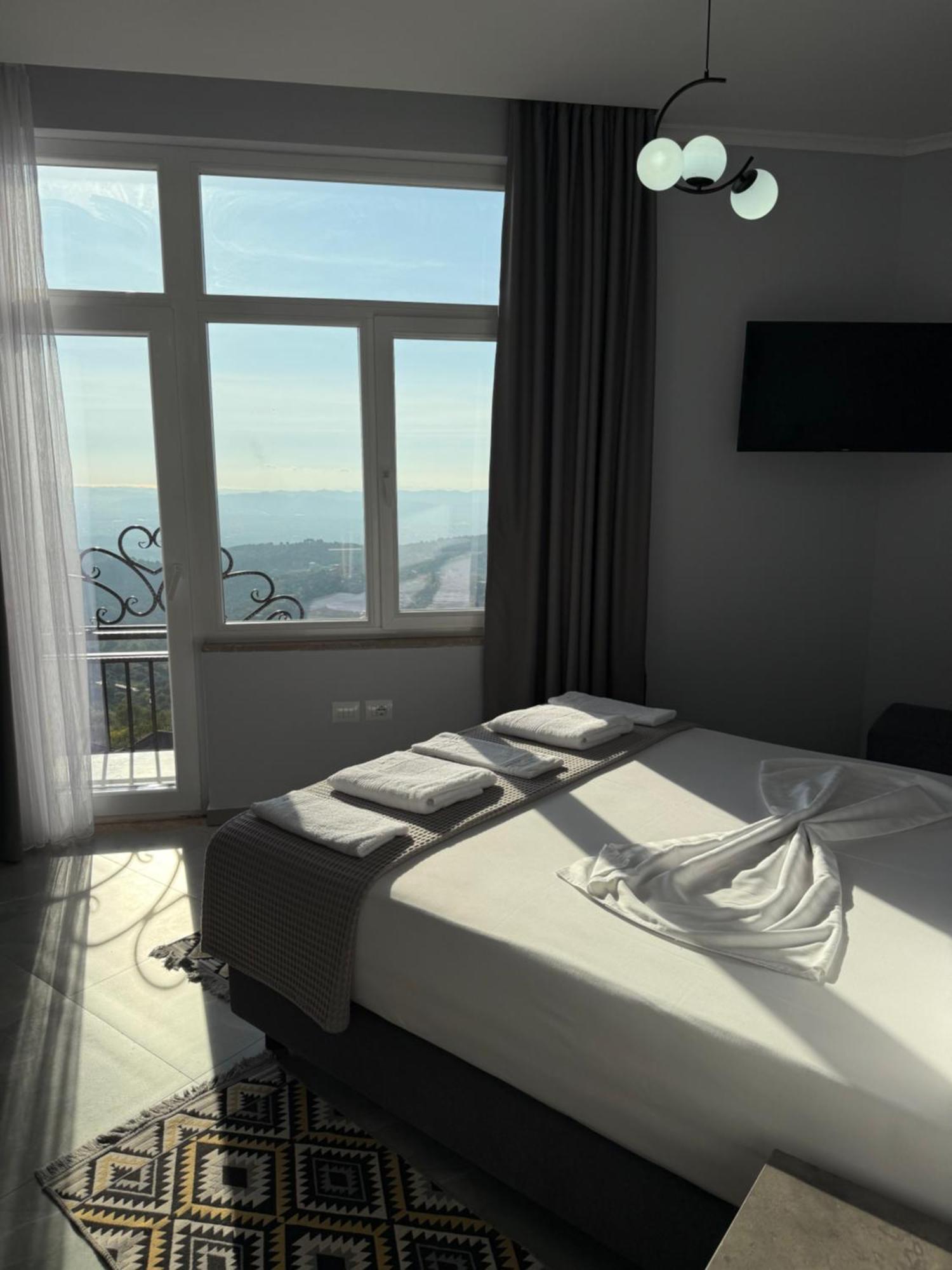 --Hotel Deal-- Rooms With Castle View Krujë Esterno foto