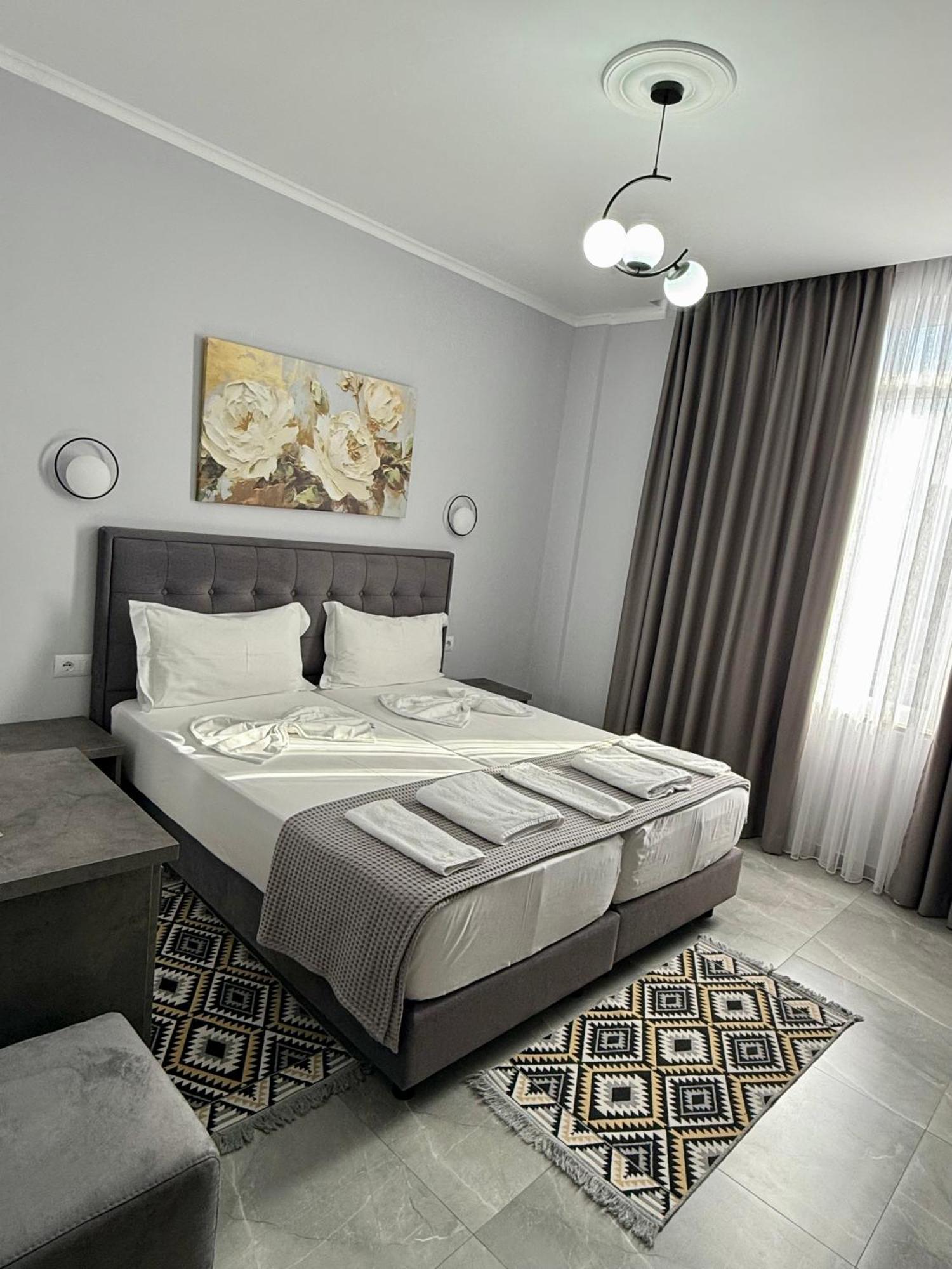 --Hotel Deal-- Rooms With Castle View Krujë Esterno foto