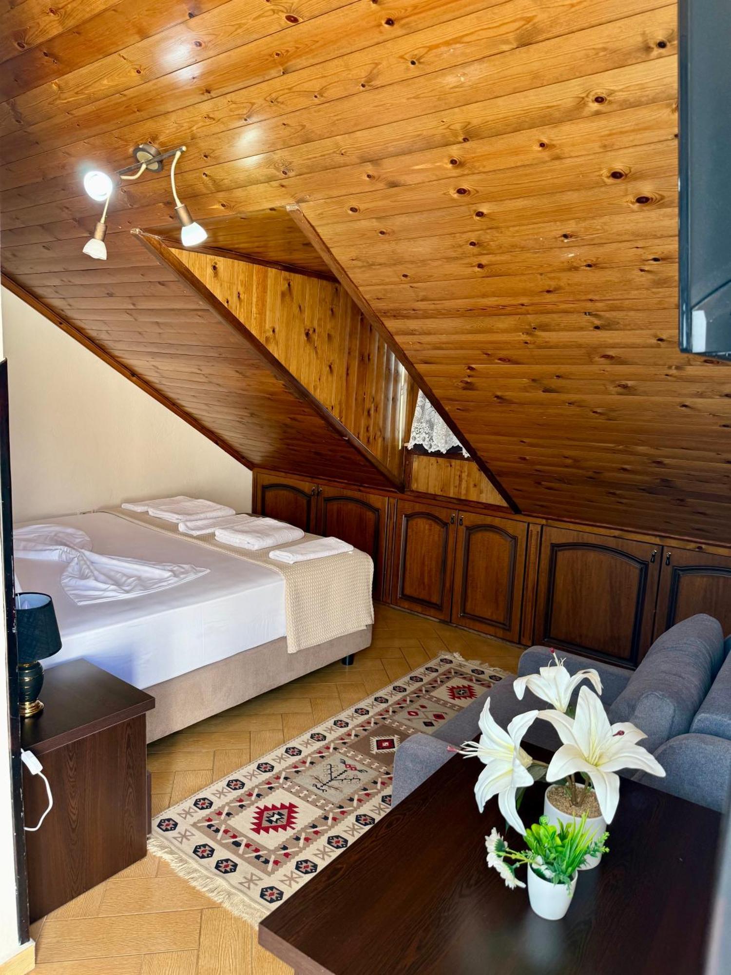--Hotel Deal-- Rooms With Castle View Krujë Esterno foto